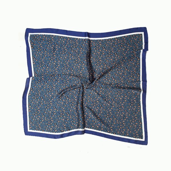foulard satin léopard bleu