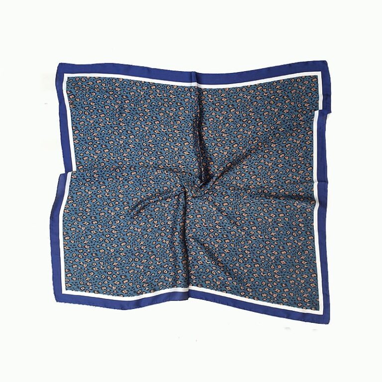 foulard satin léopard bleu