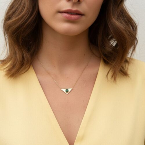 collier pour femme en plaqué or avec pendentif triangle orné d'une pierre aventurine