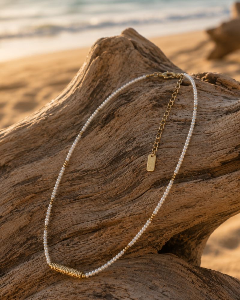 collier fin perles d'eau & talisman