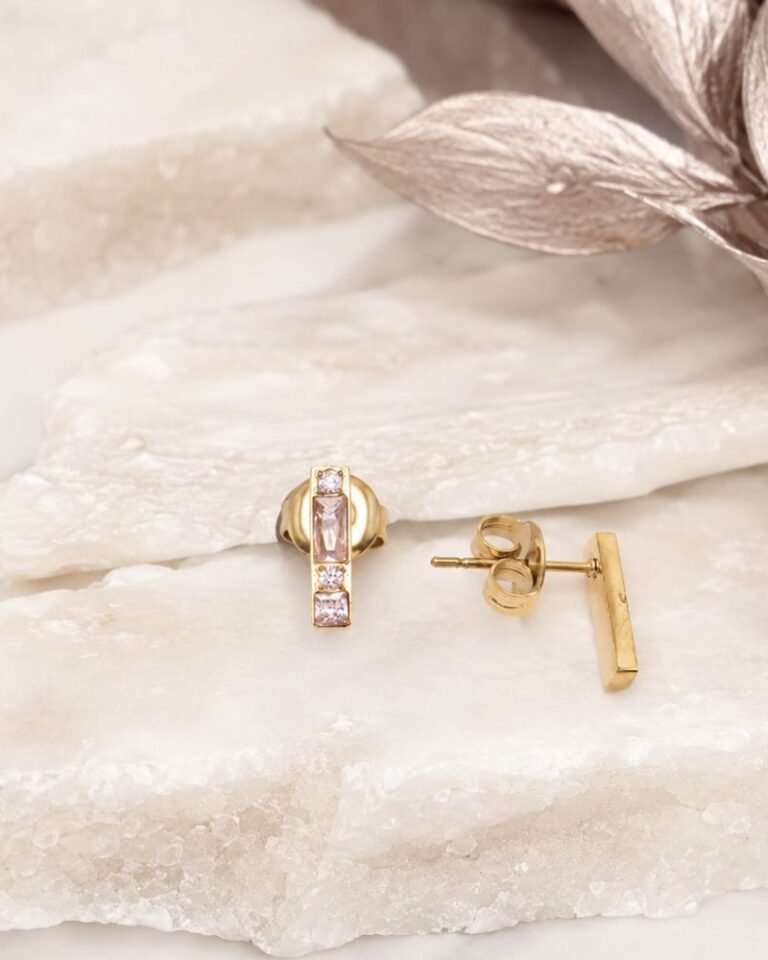 puces d'oreilles avec zirconium rose bohm paris