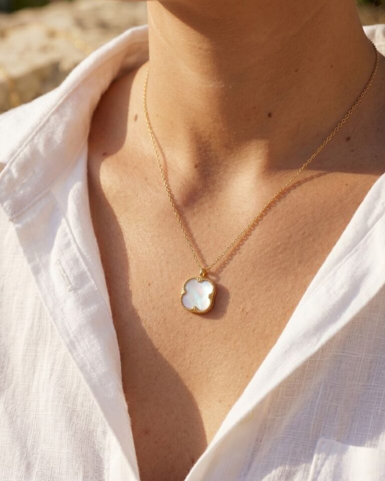 collier lloyd nacre collier lloyd nacre