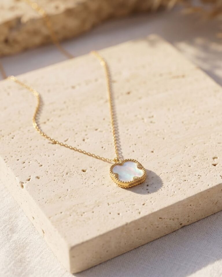 collier lloyd nacre collier lloyd nacre