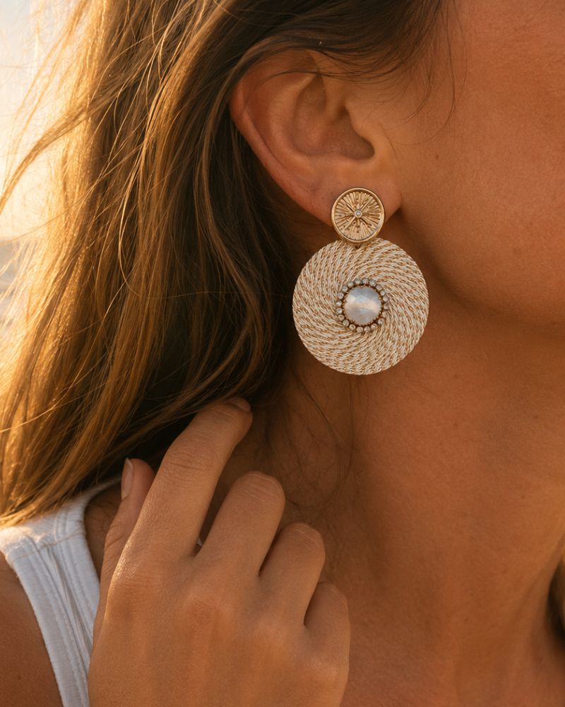 boucles d'oreilles fil blanc doré