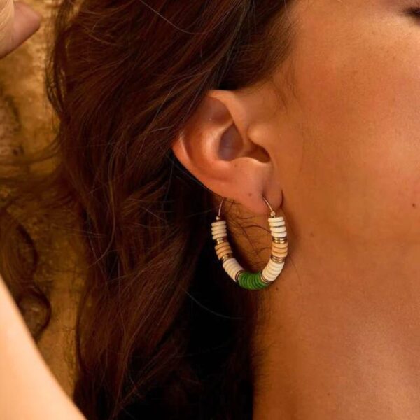 créoles perles heishi vert beige