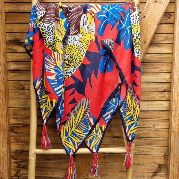 Carré Panthère sur son rocher