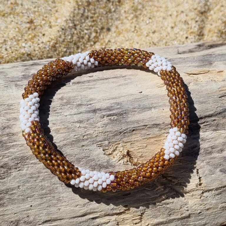 bracelet népalais camel blanc