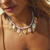 collier coquillages et étoiles de mer Mile Mila : un bijou bohème et coloré, idéal pour un look de plage tendance été 2025
