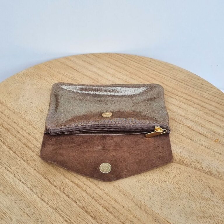 Porte monnaie daim pailleté taupe
