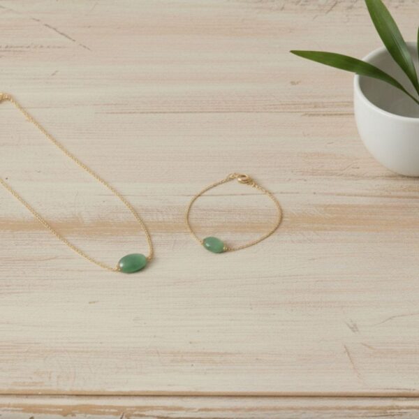 bracelet plaqué or pour femme orné d'une pierre ovale en aventurine