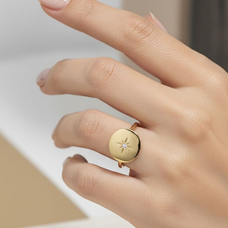 bague femme en plaqué or avec étoile zirconium blanc au centre bague femme en plaqué or avec étoile zirconium blanc au centre