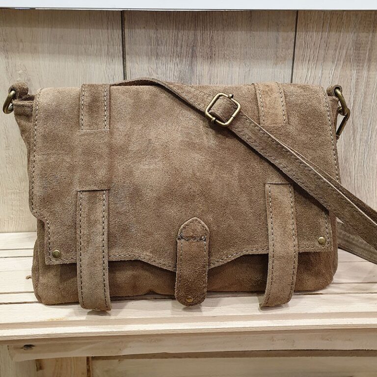sac à bandoulière pour femme forme messenger en daim couleur taupe