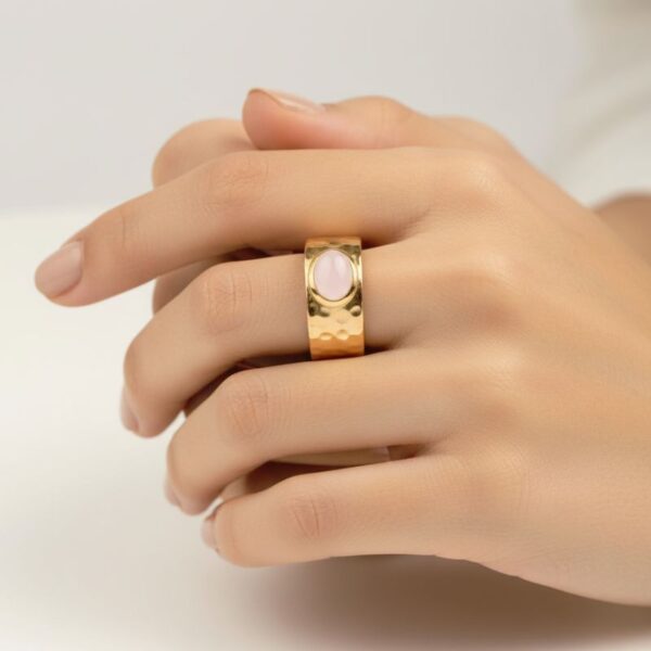 bague pour femme plaqué or 18 carats pierre quartz rose sertie