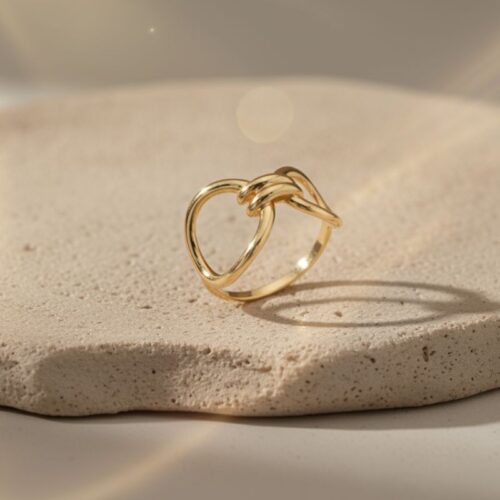 bague en plaqué or 18 carats au design moderne, composée de deux cercles entrelacés