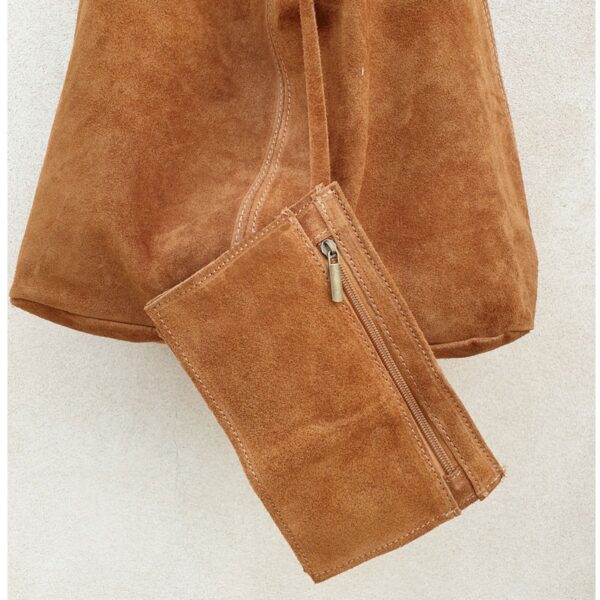 sac en daim forme hobo couleur camel