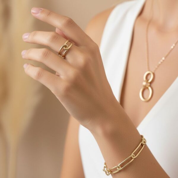 bague en plaqué or 18 carats forme anneau maillon ajouré large