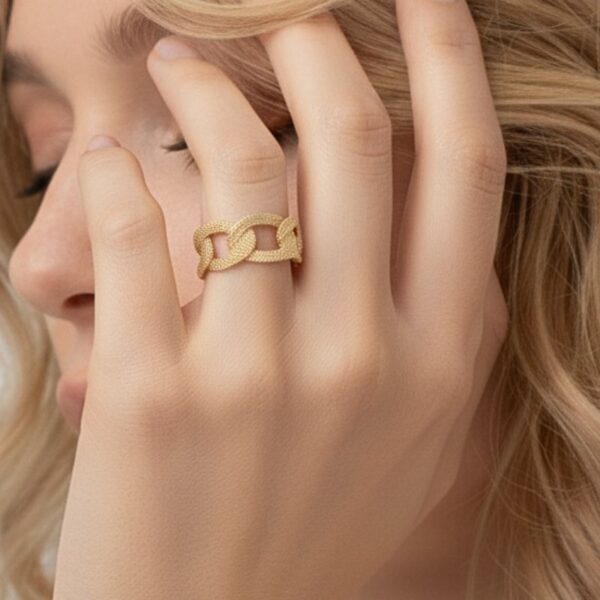 bague en plaqué or 18 carats motif maille tressée, bijou élégant pour femme