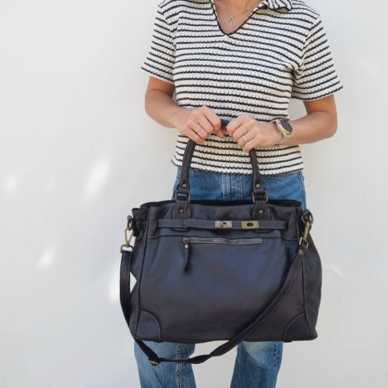 sac à main urban vintage couleur noir format a4 pratique pour les cours