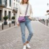 sac en cuir fait main marque eco responsable Bonendis couleur lilas avec étoile fantaisie sur rabat
