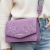 sac en cuir fait main marque eco responsable Bonendis couleur lilas avec étoile fantaisie sur rabat