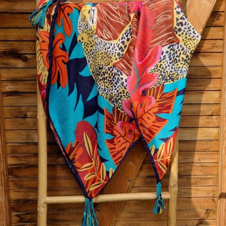 etole carré panthere sur son rocher