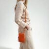 pochette pour téléphone en daim couleur orange fabrication italienne