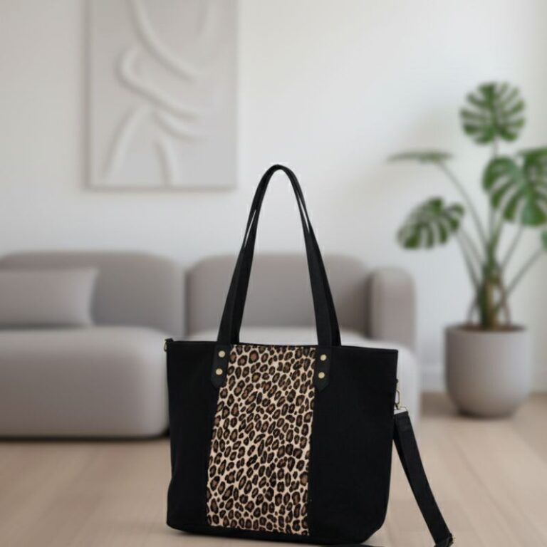 cabas en daim empiècement imprimé léopard mode tendance