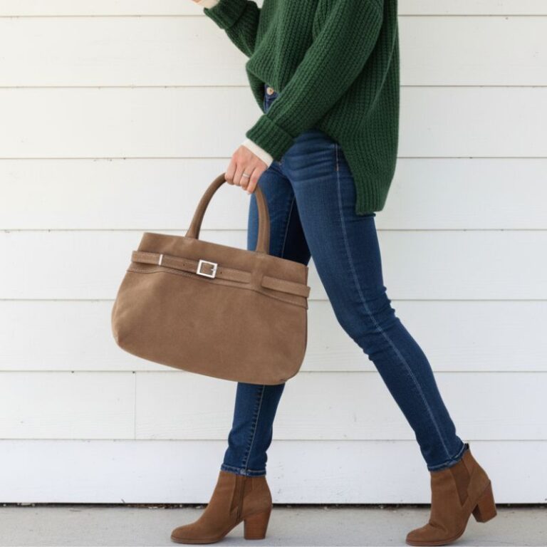 sac à main couleur moka en cuir nubuck fait main en europe haute qualité