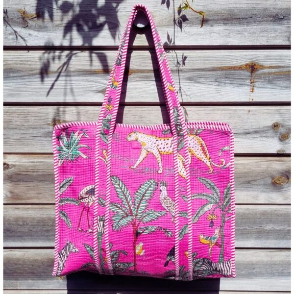 cabas de plage coton imprimé jungle rose fuchsia tendance été 2025