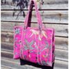 cabas de plage coton imprimé jungle rose fuchsia tendance été 2025