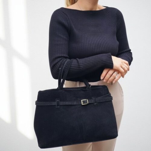 sac à main daim noir fabrication italienne détail ceinture fantaisie