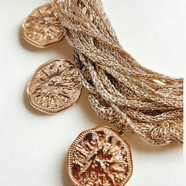 Collier fils dorés & breloques Soleil