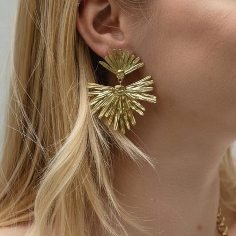 boucles d'oreilles motif feuille texturée tendance mode 2025 mile mila