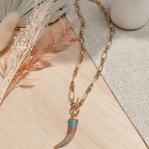 collier chaine pendentif corne strass multicolore mile mila