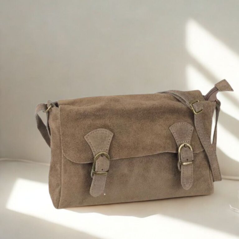 sac besace à bandoulière double boucle couleur taupe