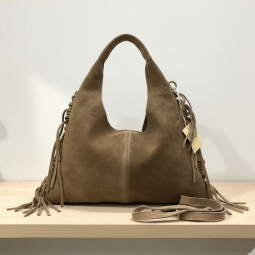 mini sac demi lune daim taupe avec franges sur les côtés