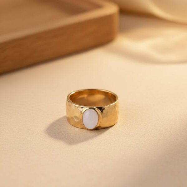 bague plaqué or 18 carats pour femme anneau martelé et pierre de lune véritable