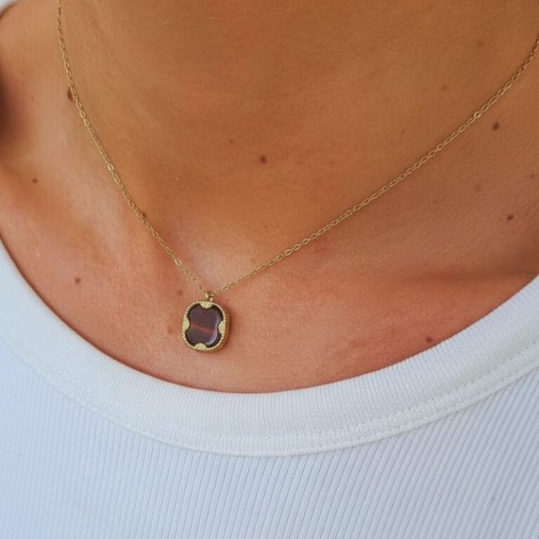 collier lloyd pendentif pierre oeil de taureau