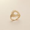 bague plaqué or 18 carats motif soleil ajouré et perlé bijou tendance