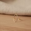 bague pour femme en plaqué or 18 carats 3 microns motif ellipse style élégant et minimaliste