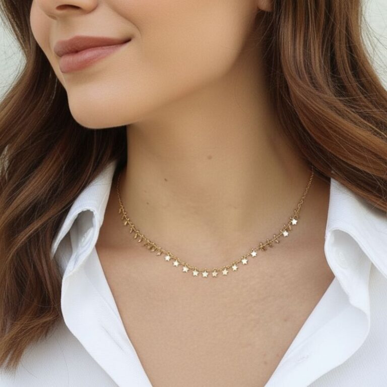 collier pour femme plaqué or 18 carats finement orné de pampilles étoile