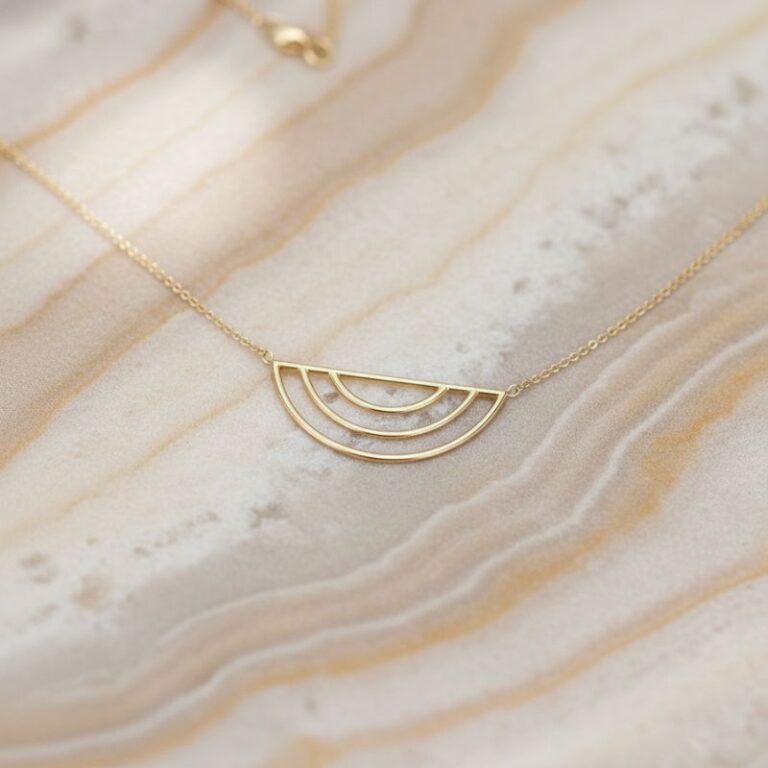 Collier plaqué or demi cercle