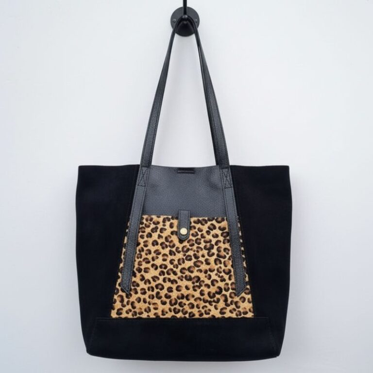 cabas en daim couleur noir empiècement imprimé léopard made in italy