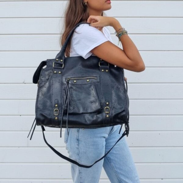 sac à main format a4 avec bandoulière cuir brossé couleur noir