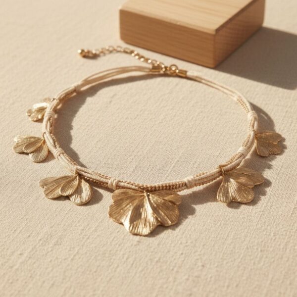Collier breloques feuilles