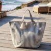 sac de plage coton rayé gris et écru ambiance bord de mer