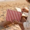 grande pochette de plage guetary rayé rouge