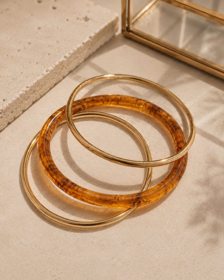 trio de bracelets joncs trio de bracelets joncs acier doré et résine ambrée mile mila